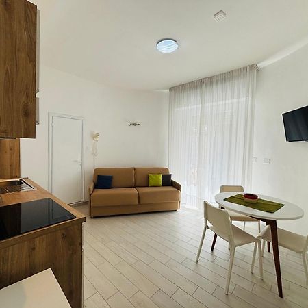 Hotel Iride Suite, Breakfast&Brunch - ideale per famiglie e coppie Riccione Exterior foto
