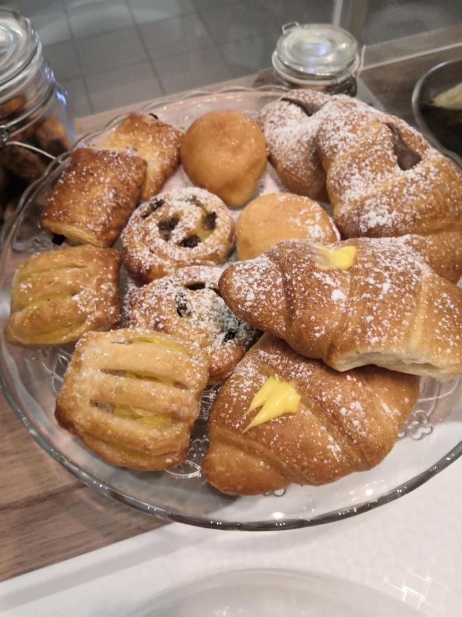 Hotel Iride Suite, Breakfast&Brunch - ideale per famiglie e coppie Riccione Exterior foto