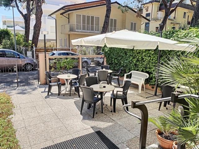 Hotel Iride Suite, Breakfast&Brunch - ideale per famiglie e coppie Riccione Exterior foto