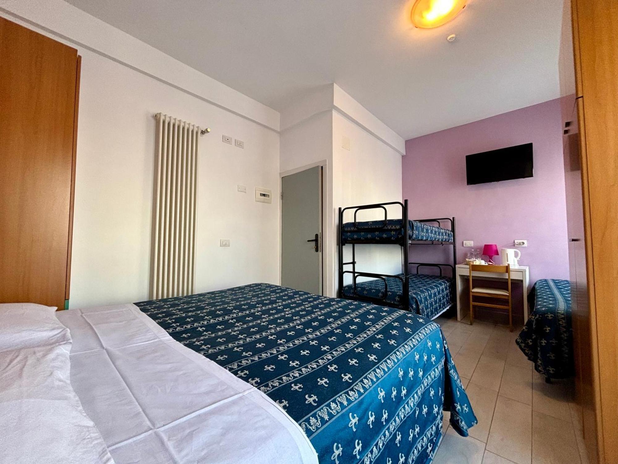 Hotel Iride Suite, Breakfast&Brunch - ideale per famiglie e coppie Riccione Exterior foto
