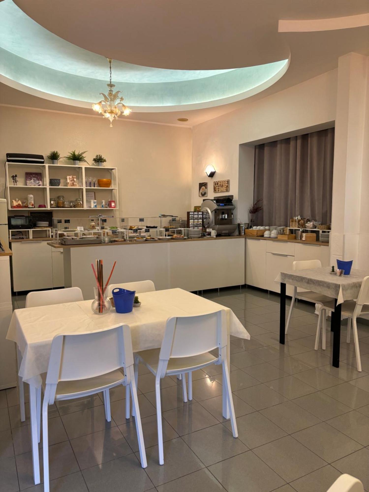 Hotel Iride Suite, Breakfast&Brunch - ideale per famiglie e coppie Riccione Exterior foto
