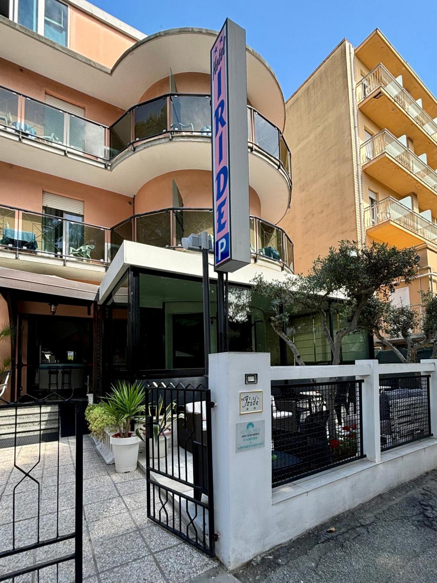 Hotel Iride Suite, Breakfast&Brunch - ideale per famiglie e coppie Riccione Exterior foto