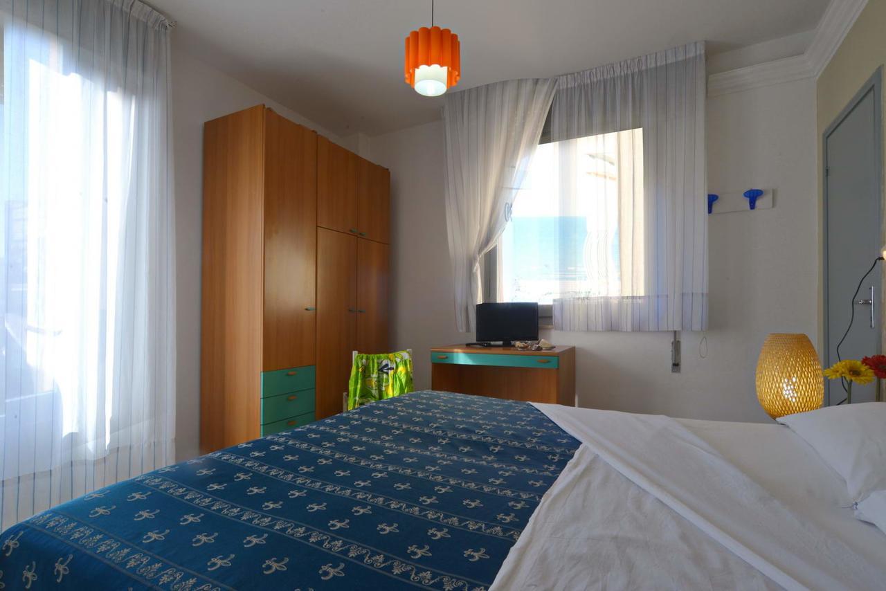Hotel Iride Suite, Breakfast&Brunch - ideale per famiglie e coppie Riccione Exterior foto