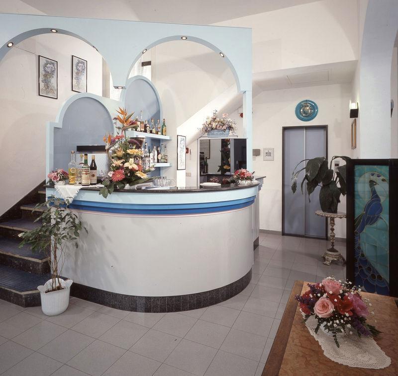 Hotel Iride Suite, Breakfast&Brunch - ideale per famiglie e coppie Riccione Exterior foto
