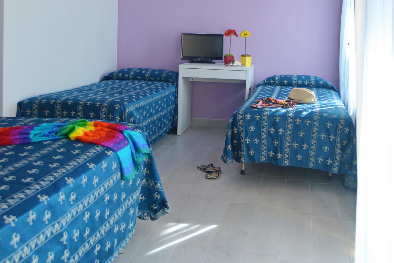Hotel Iride Suite, Breakfast&Brunch - ideale per famiglie e coppie Riccione Exterior foto
